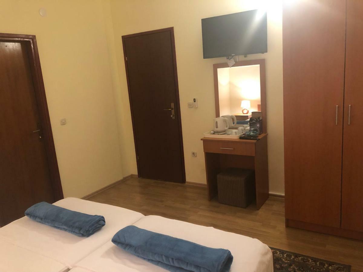 Rooms Salvia Ploce  Rum bild